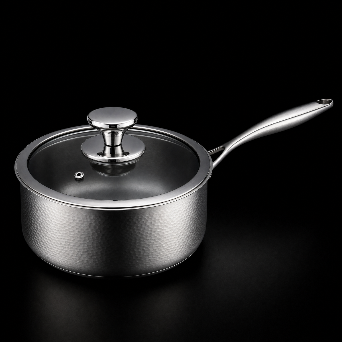Casserole en titane MIJOTA sur fond noir